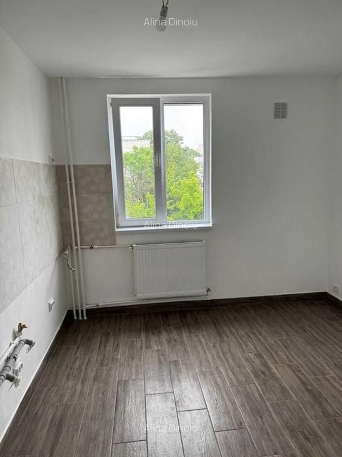Apartament cu 3 camere semidecomandat în Titan - 3
