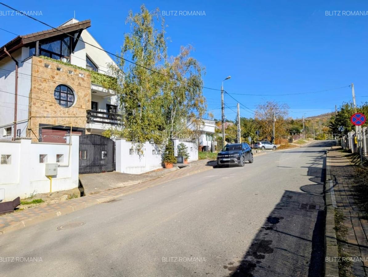 Resedinta de lux in Bucium cu teren generos - finisaje premium - 1