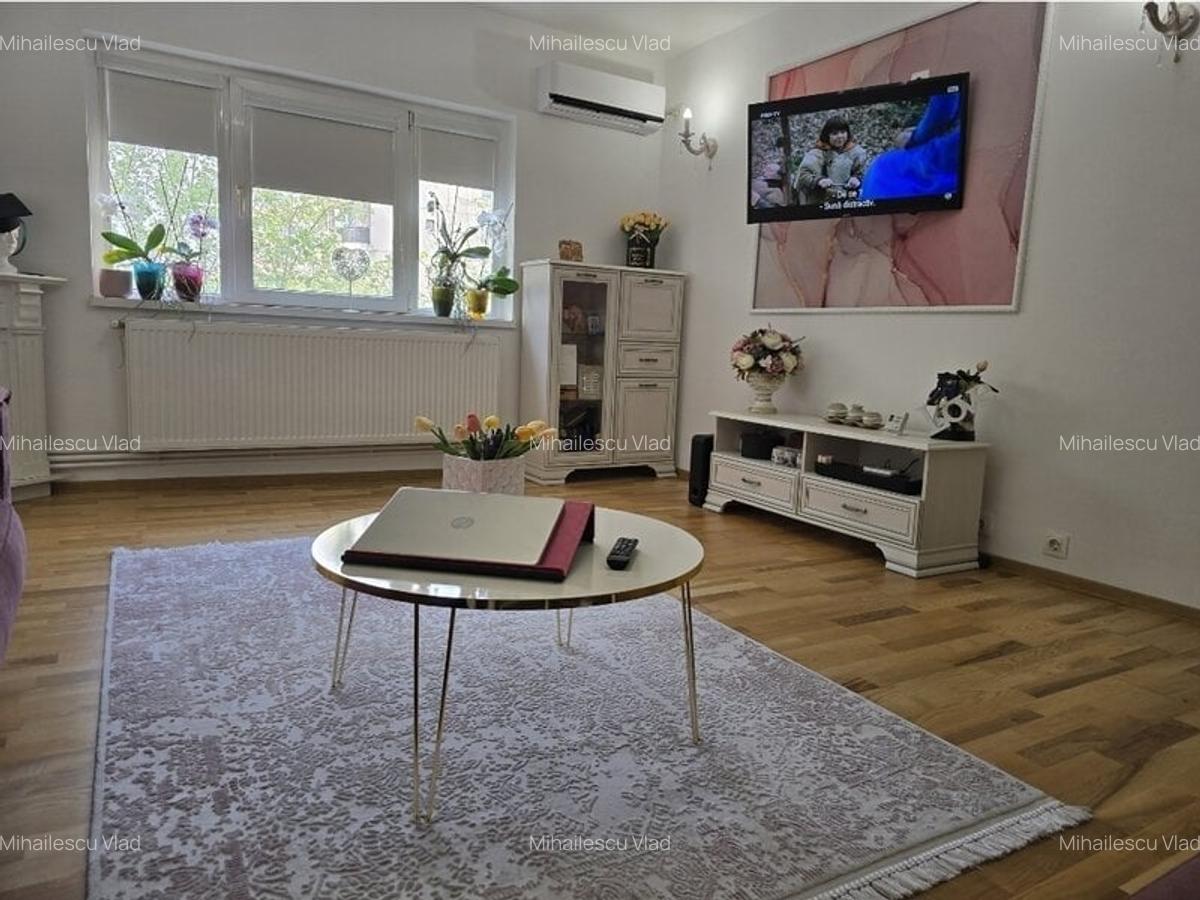 Apartament cu 3 camere decomandat, mobilat în 13 Septembrie - 11