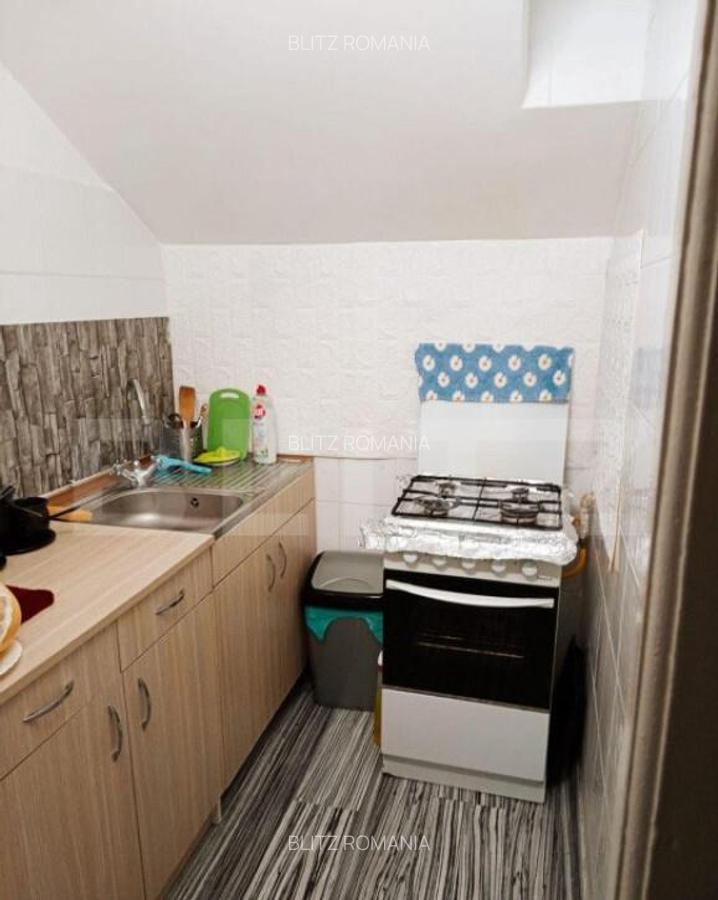 Apartament 3 camere decomandat, in vila, cu terten si intrar - 8