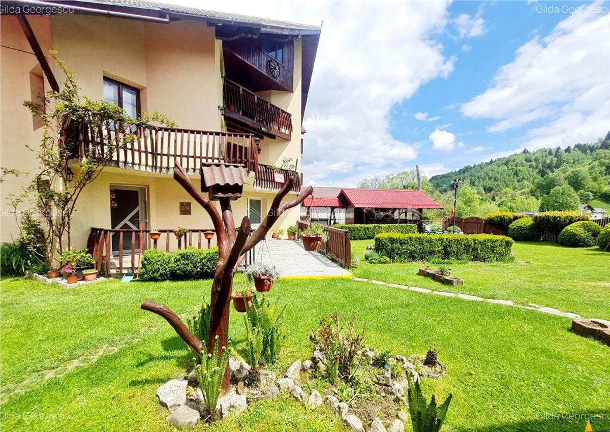 FILM! Pensiune in decor de poveste, loc de istorie si legend - 3