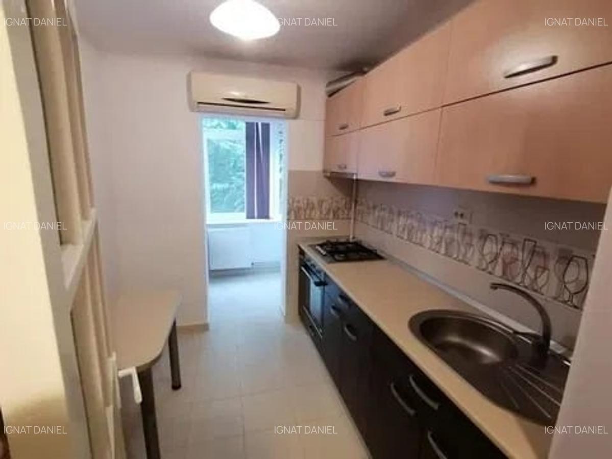 Apartament cu 2 camere, decomandat, zona Nicolina-Lidl - 1