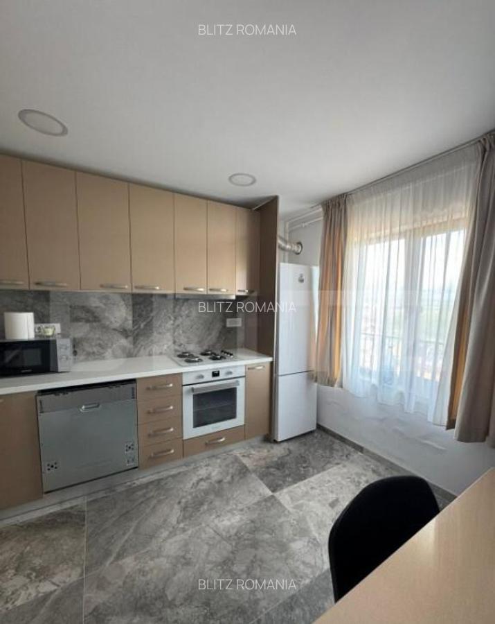 Apartament de vanzare, cu 3 camere, 82 mp, zona scolii - 3