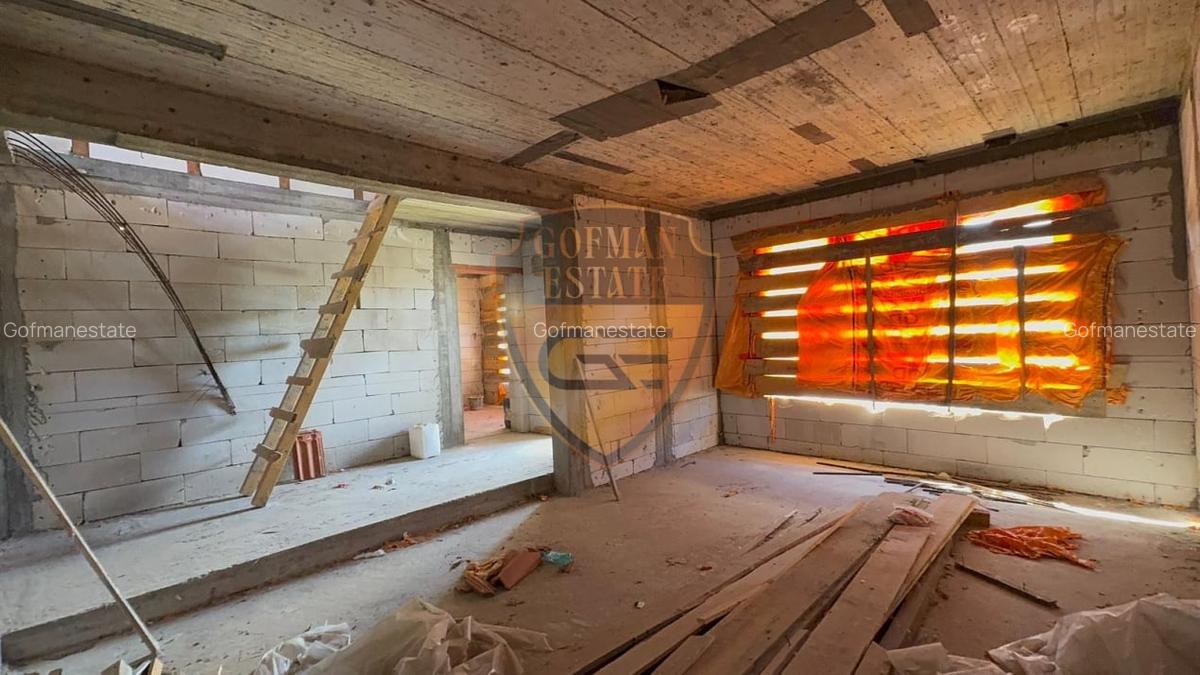 Casa 4 camere, P+M , Valul lui Traian, la gri teren 337 mp, garaj - 6
