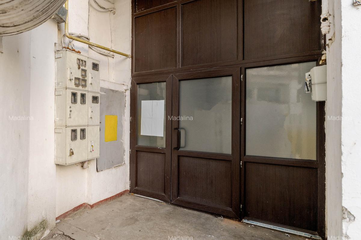 Apartament spațios, modernizat, 2 camere – Bd. Cosminului - 28