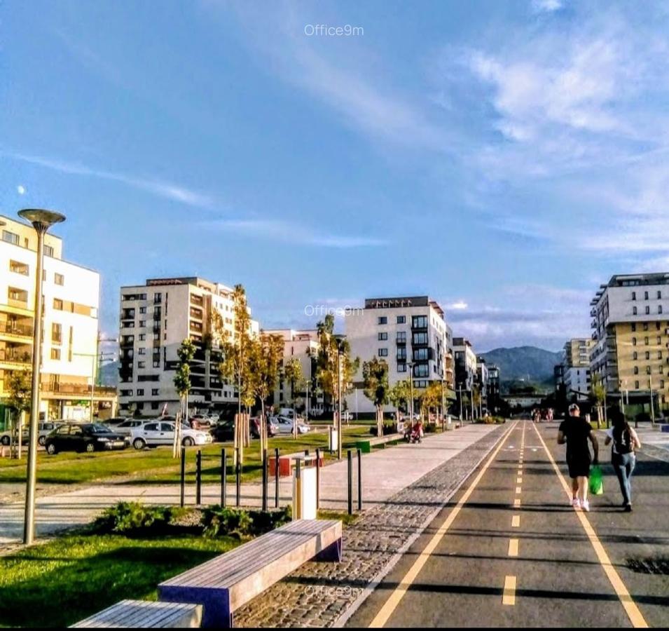 Mall Coresi - apartament 2 camere decomandat - boxă - parcare - 10