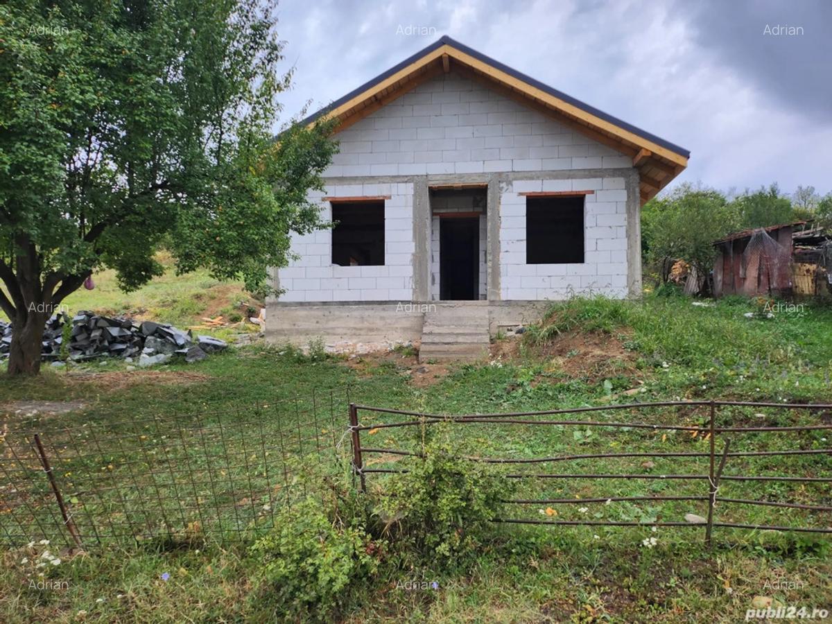 Vand casa la ro?u in sat Sancrai (Calan) - 1 Vand casa la ro?u in sat Sancrai (Calan) - 1