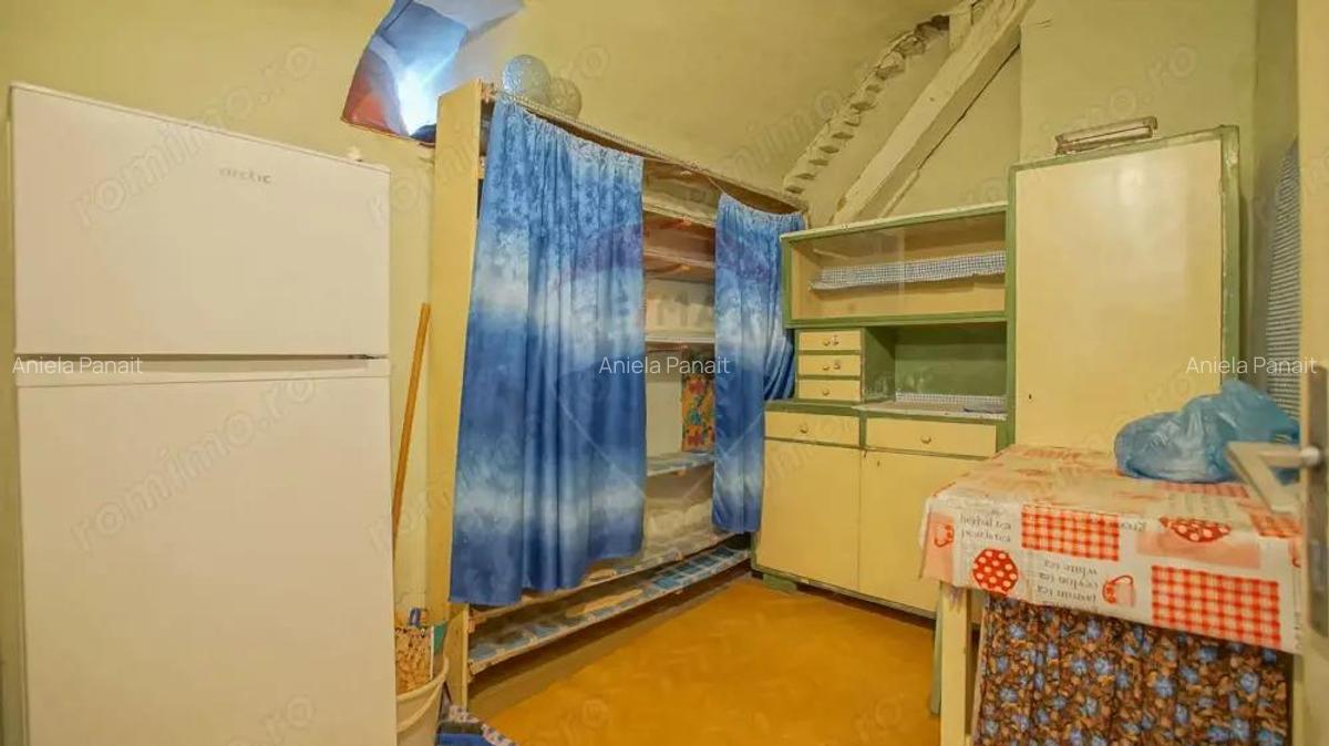 Apartament 102 mp utili, cu parcare in curte, Str. Castelului - 11