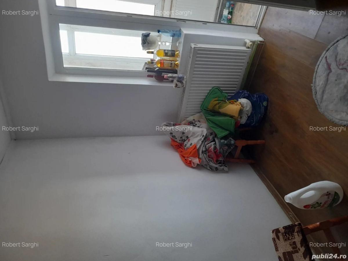 Vand garsoniera plevna etaj 4 - 5