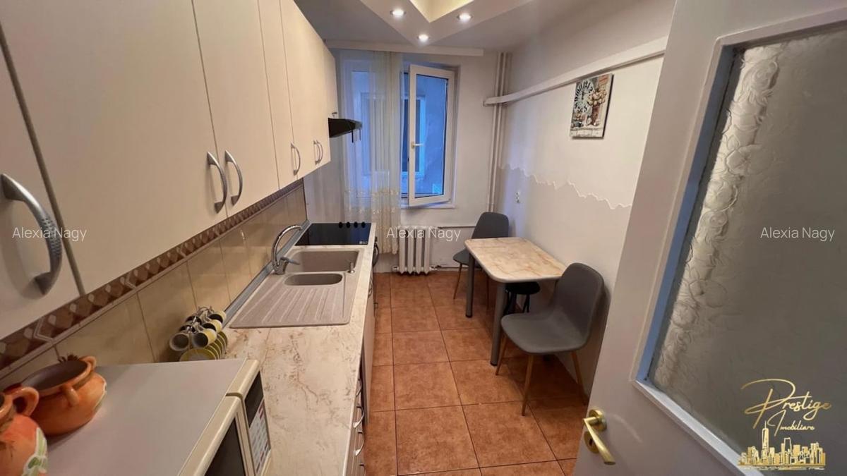 Apartament cu 3 camere de inchiriat pe str.Sovata -zona Decebal - 13
