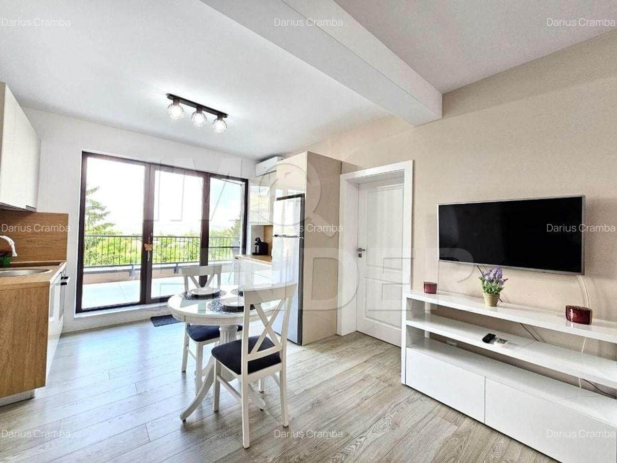 Inchiriere apartament 3 camere situat in vila privata, zona UMF - 2