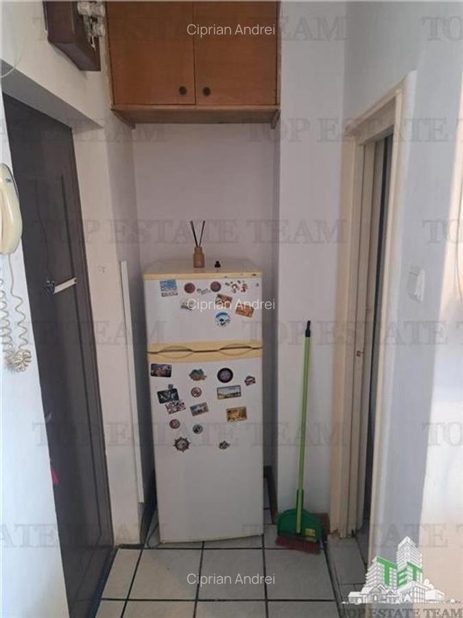 Garsoniera de vanzare in zona Favorit, mobilat si utiliat - 1