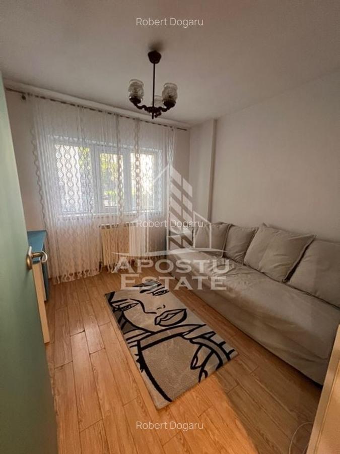 Apartament cu 3 camere decomandat în Girocului - 3