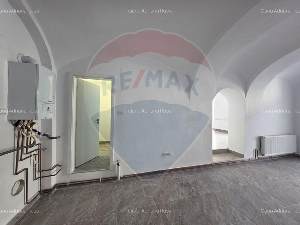 Spatiu comercial Piata Avram Iancu trafic pietonal - 5