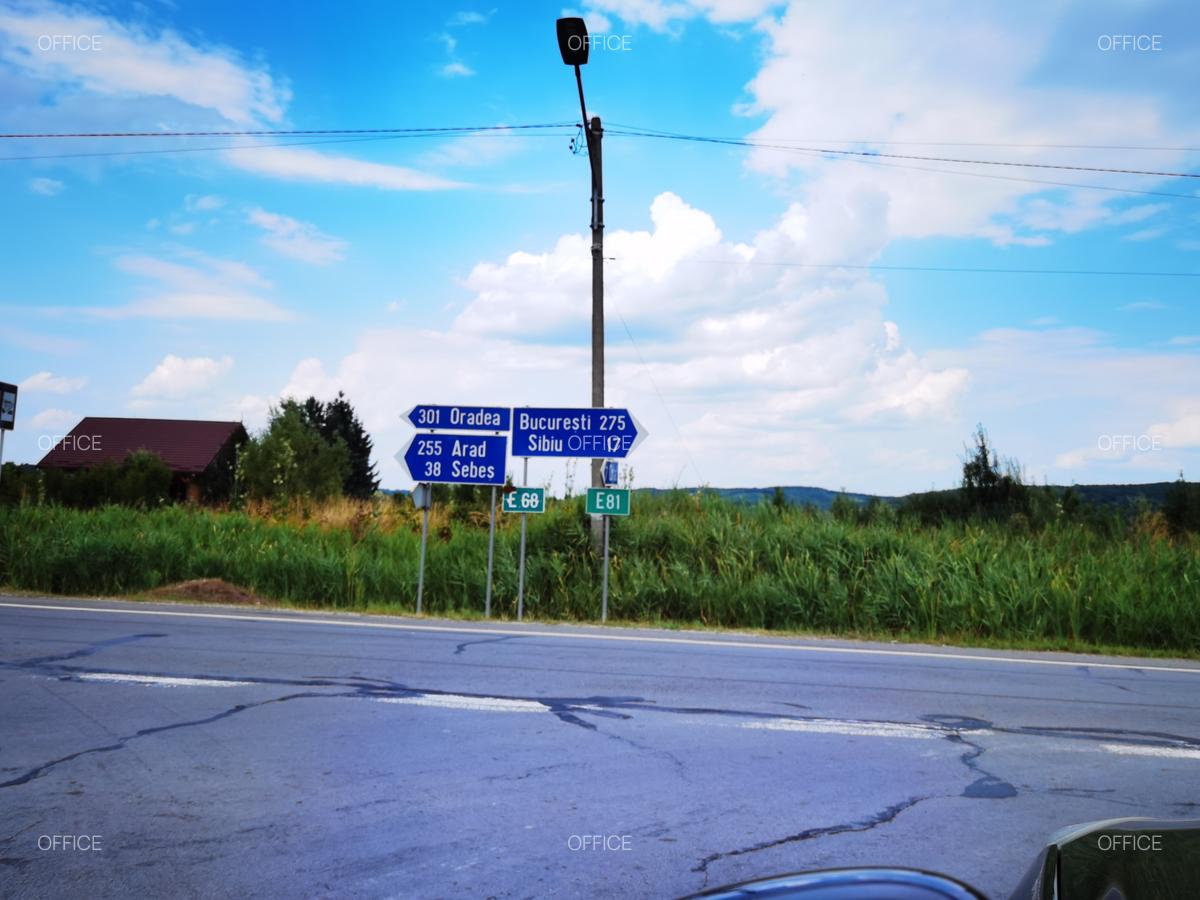 Teren intravilan cu acces asfaltat, situat între Săliște și Sibiel, la 300 m de - 8