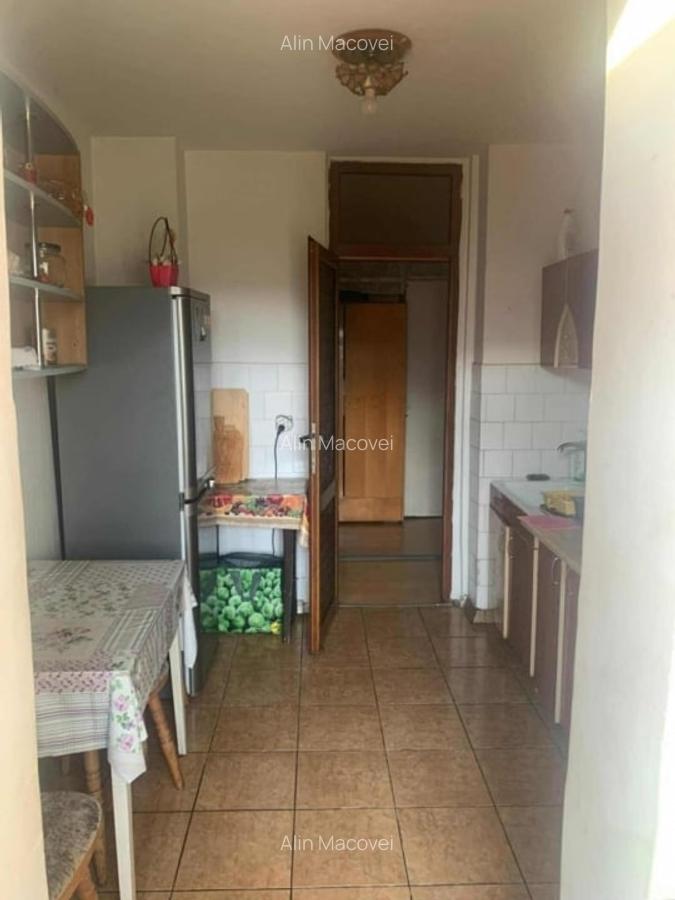 3 Camere Decomandat Etaj Intermediar zona Nicolina Esplanada - 5