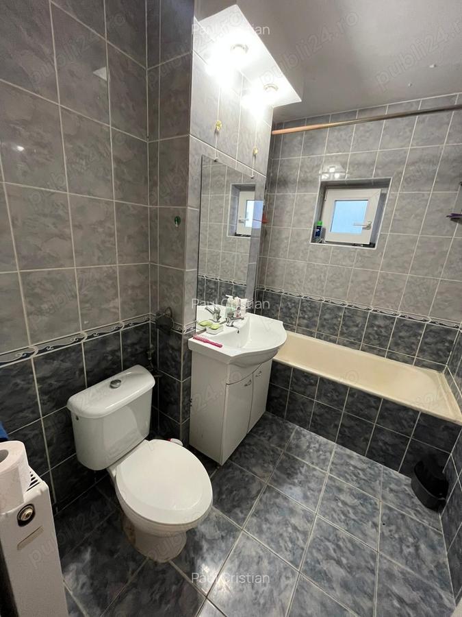 Vand apartament 3 camere central - 10
