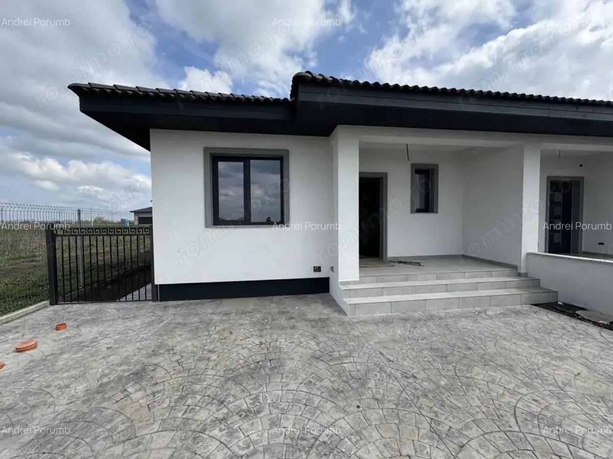 Sacalaz, 1/2 Duplex , Parter, 3 camere,2 bai,Terasa Acoperita - 1