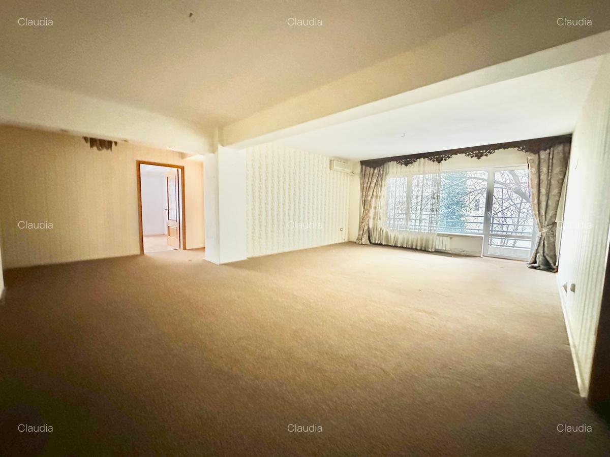 Apartament cu 4 camere decomandat în Primăverii - 21