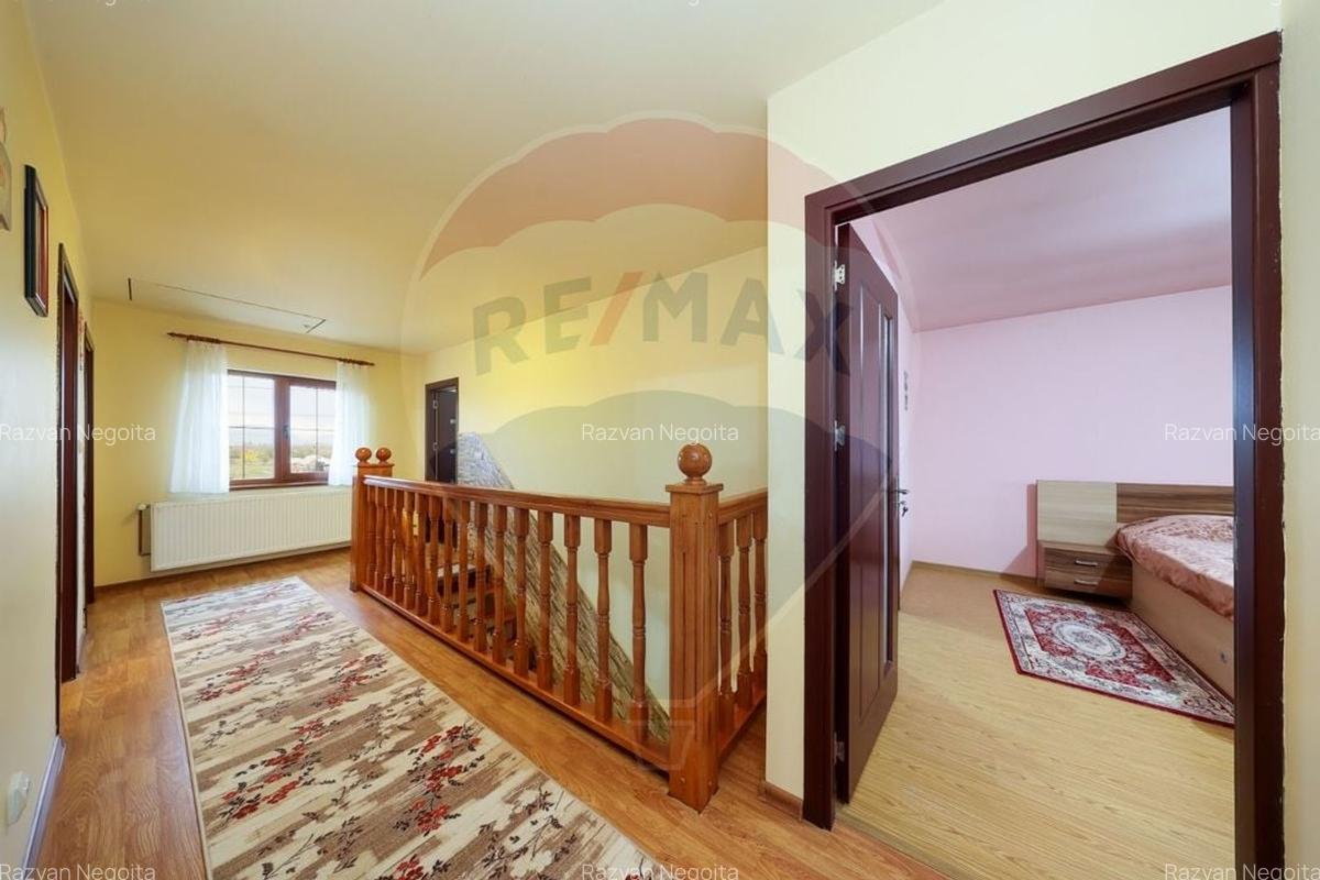 Casa 4 camere, mobilata si utilata, 2 389 m2. teren, Sanpetru! - 10