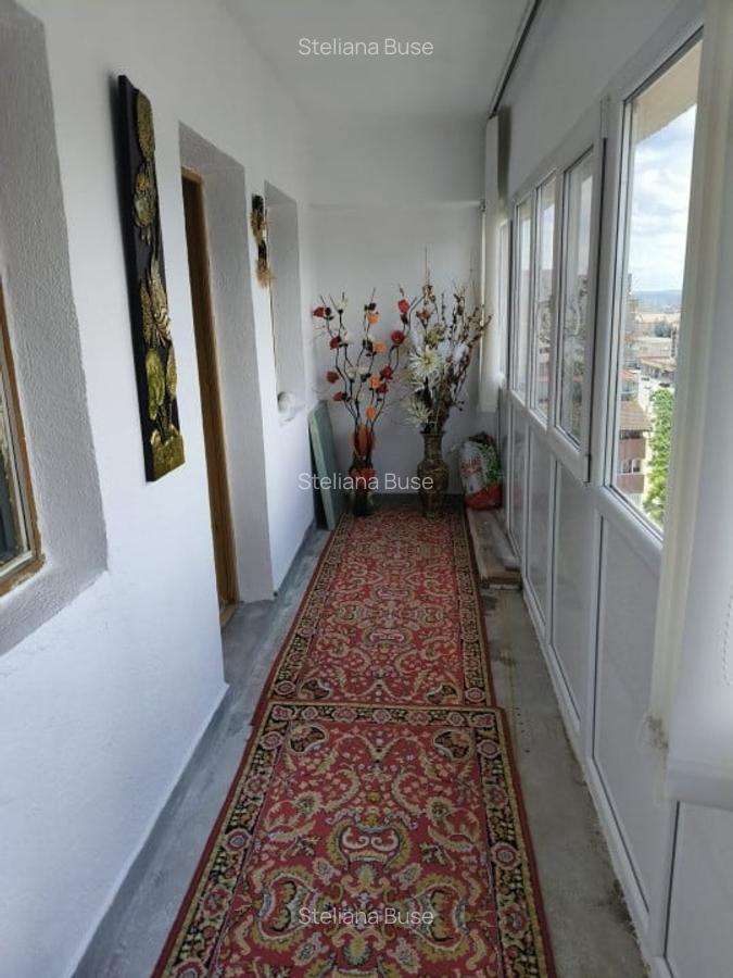 Apartament 3 camere situat in centrul orasului Targu Jiu, pe pietonala - 10