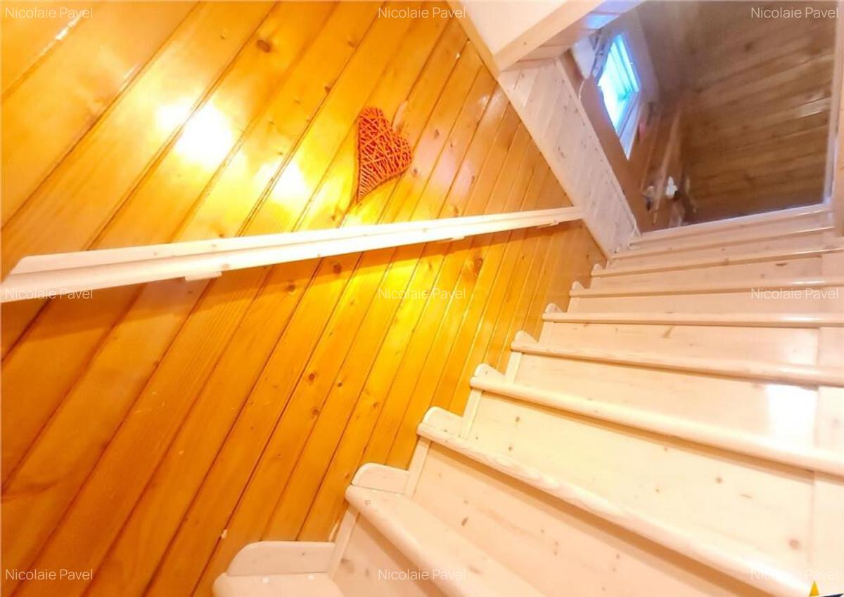 Casa, pe locatie centrala, imbinare apreciabila intre tradit - 13