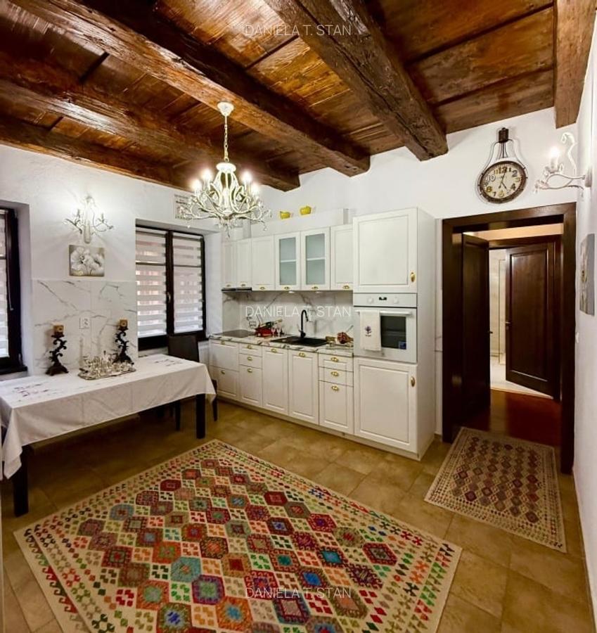 Apartament lux situat intr-o zona plina de istorie și farmec pe str. Castelului - 12