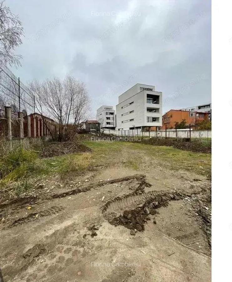 Titan, teren 1600 mp, dubla deschidere - 1