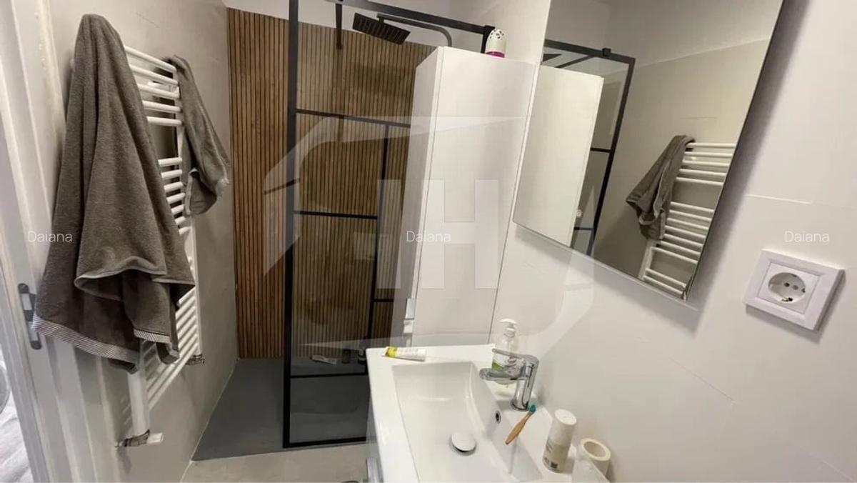 Apartament 3 camere, semidecomandat, Centru, UMF - 5