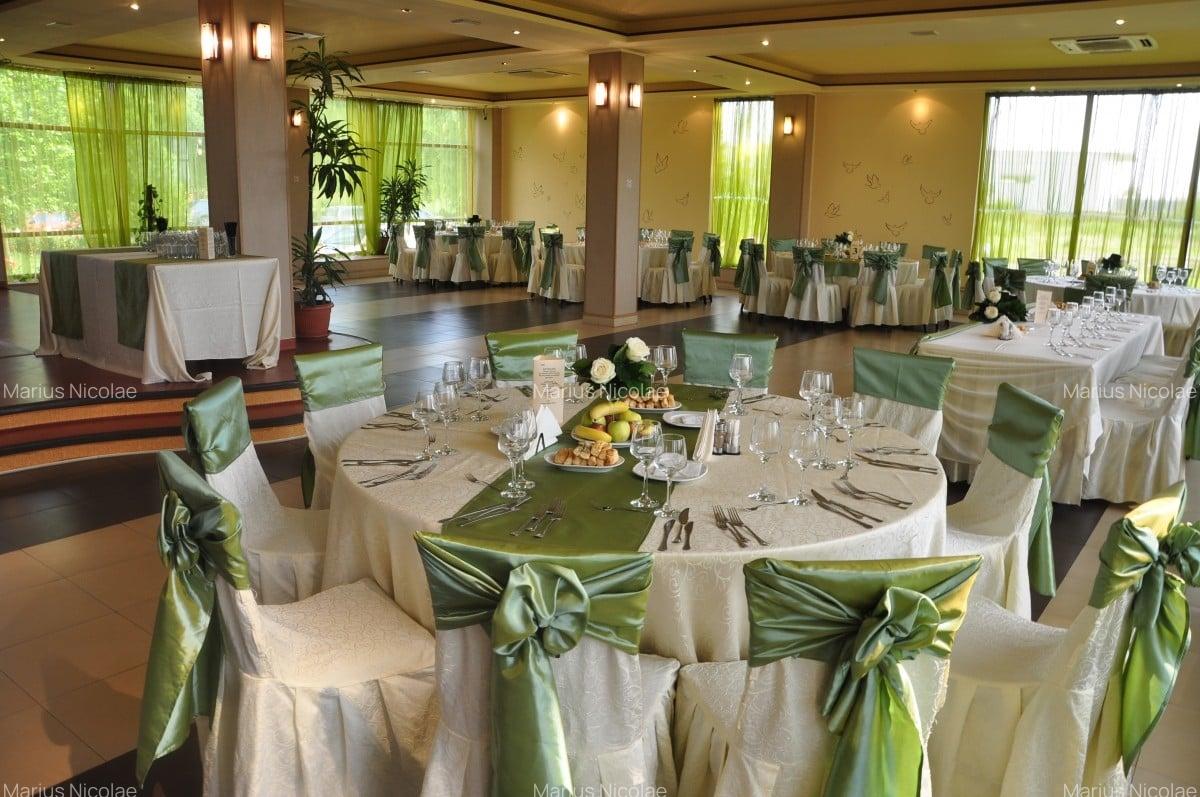 Afacere la cheie >Complex Saloane de evenimente\Cazare\Restaurant - 3 Afacere la cheie >Complex Saloane de evenimente\Cazare\Restaurant - 3