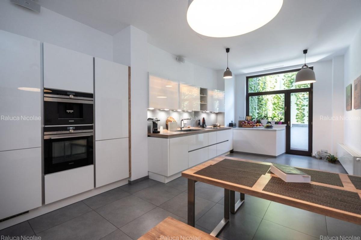 Vila Istorica in Zona Dacia - Eleganta, Spatiu Generos si Locatie Exclusivista - 10