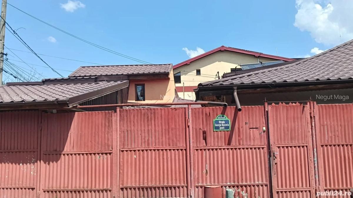 Vanzare casa curte - 2