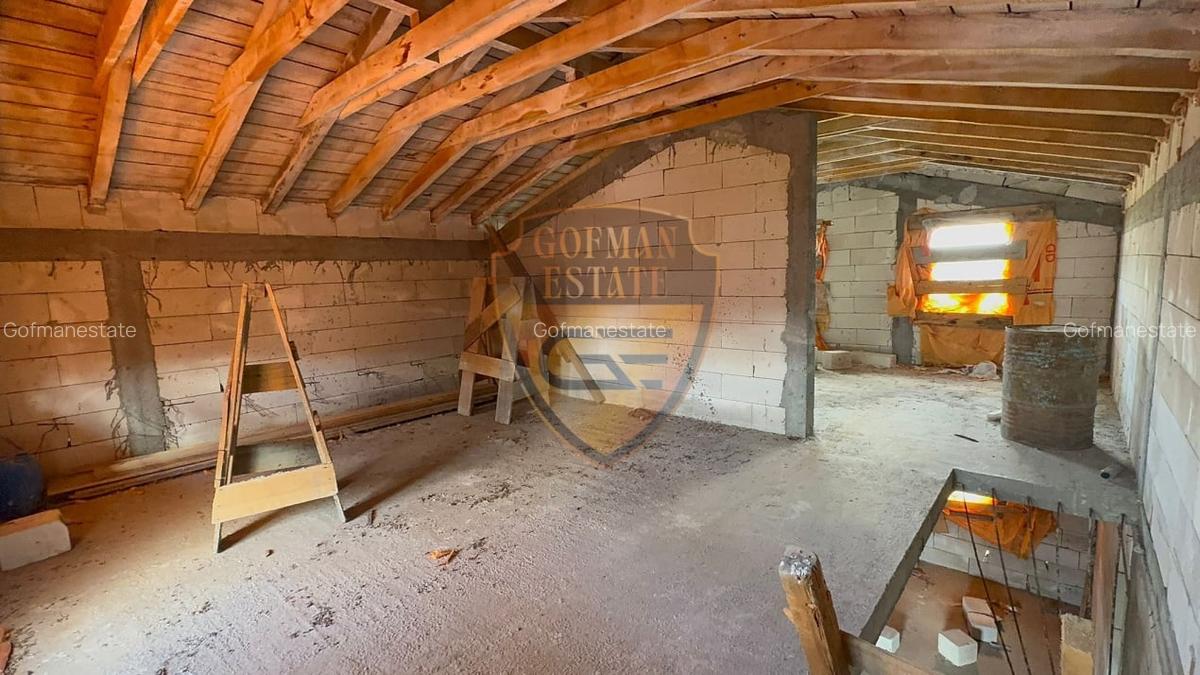 Casa 4 camere, P+M , Valul lui Traian, la gri teren 337 mp, garaj - 23