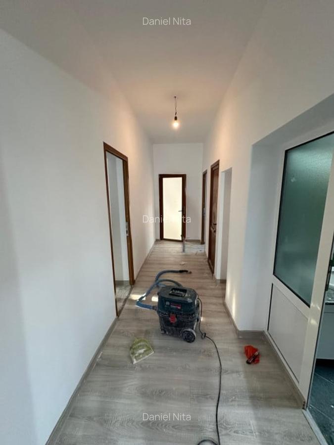 CENTRU- apartament 5 camere  etajul 1 - 2