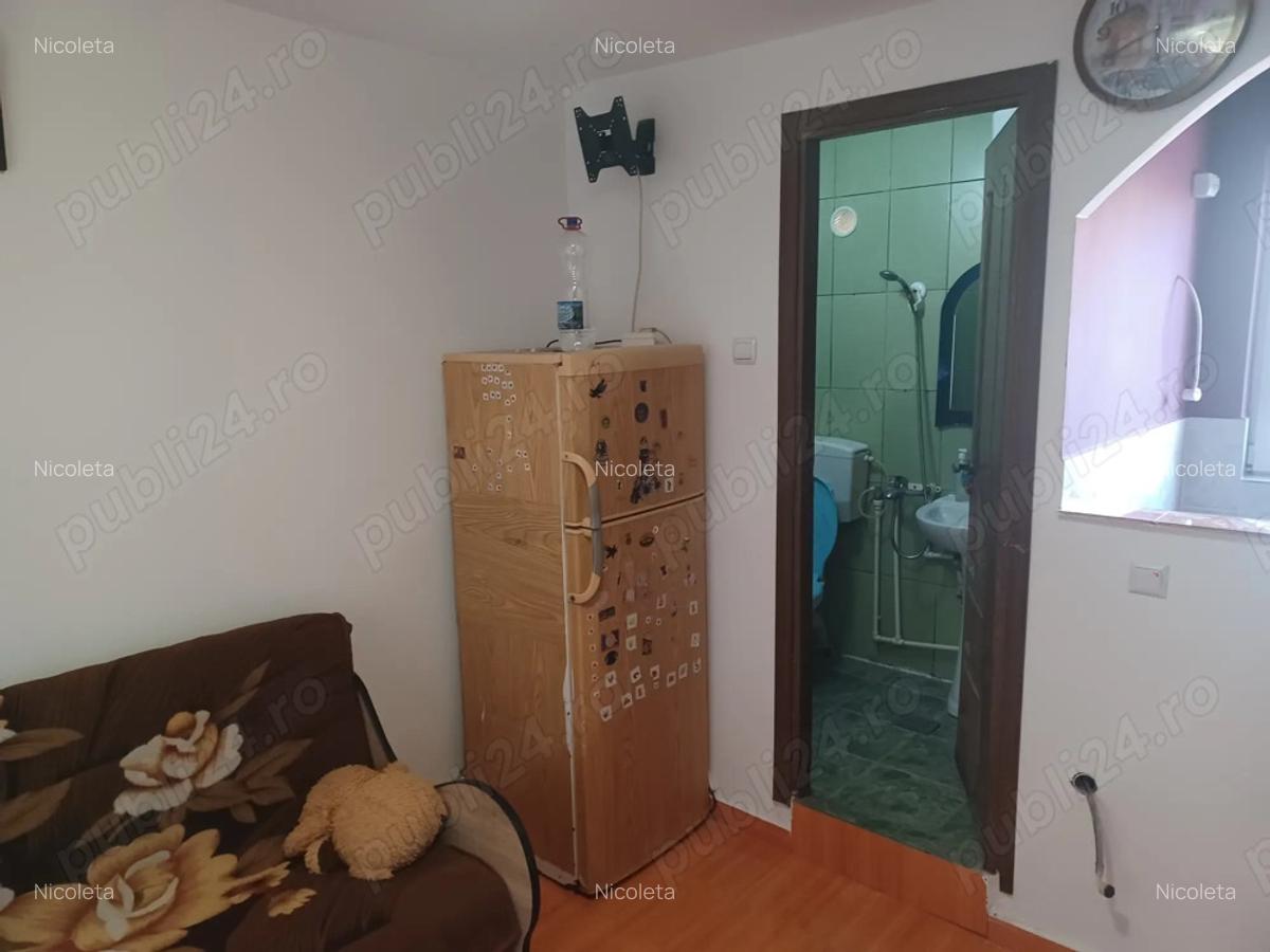 Garsoniera Zona Aparatorii Patriei 5 minute de metrou - 8