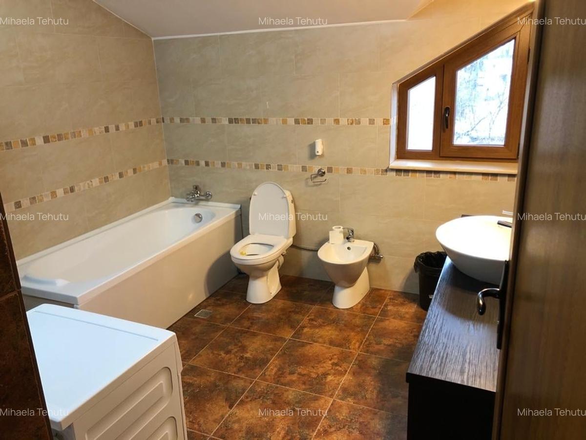 Casă cu 3 camere în Bucium - 7