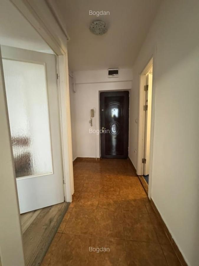 Decomandată, Craiovița, liberă, spațioasă, zonă bună - 4