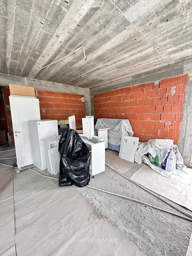 Vila spatioasa la rosu 4 camere Pipera/ pret negociabil - 9