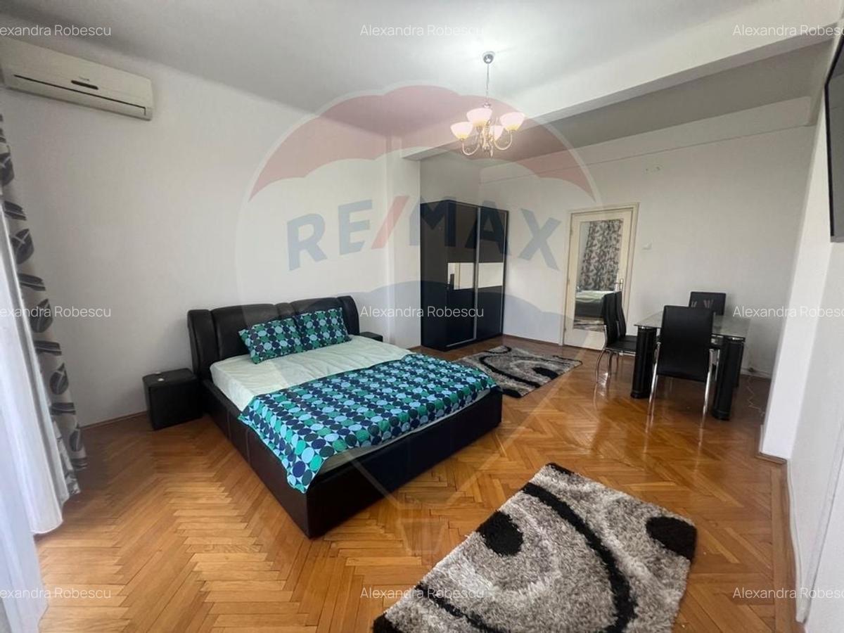 Garsonieră decomandată în P-ța Romană - 2