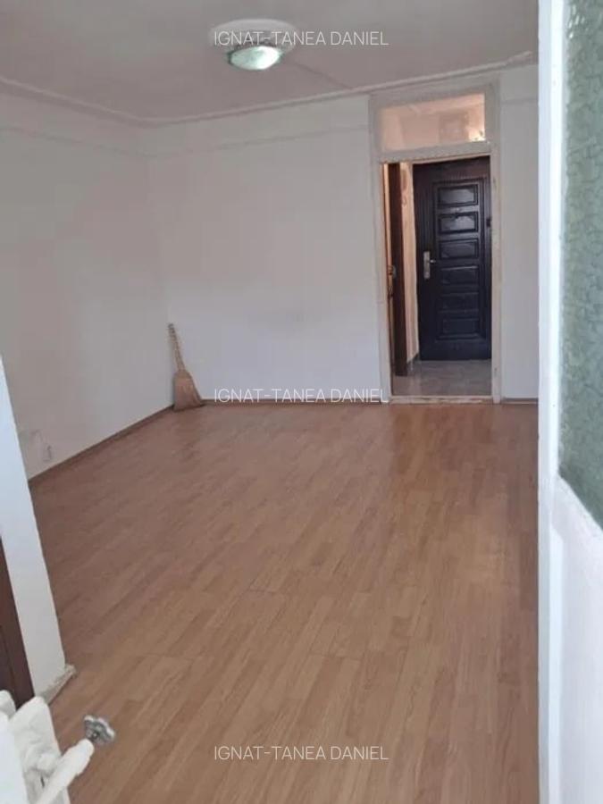 Garsonieră decomandată în Nicolina - 3