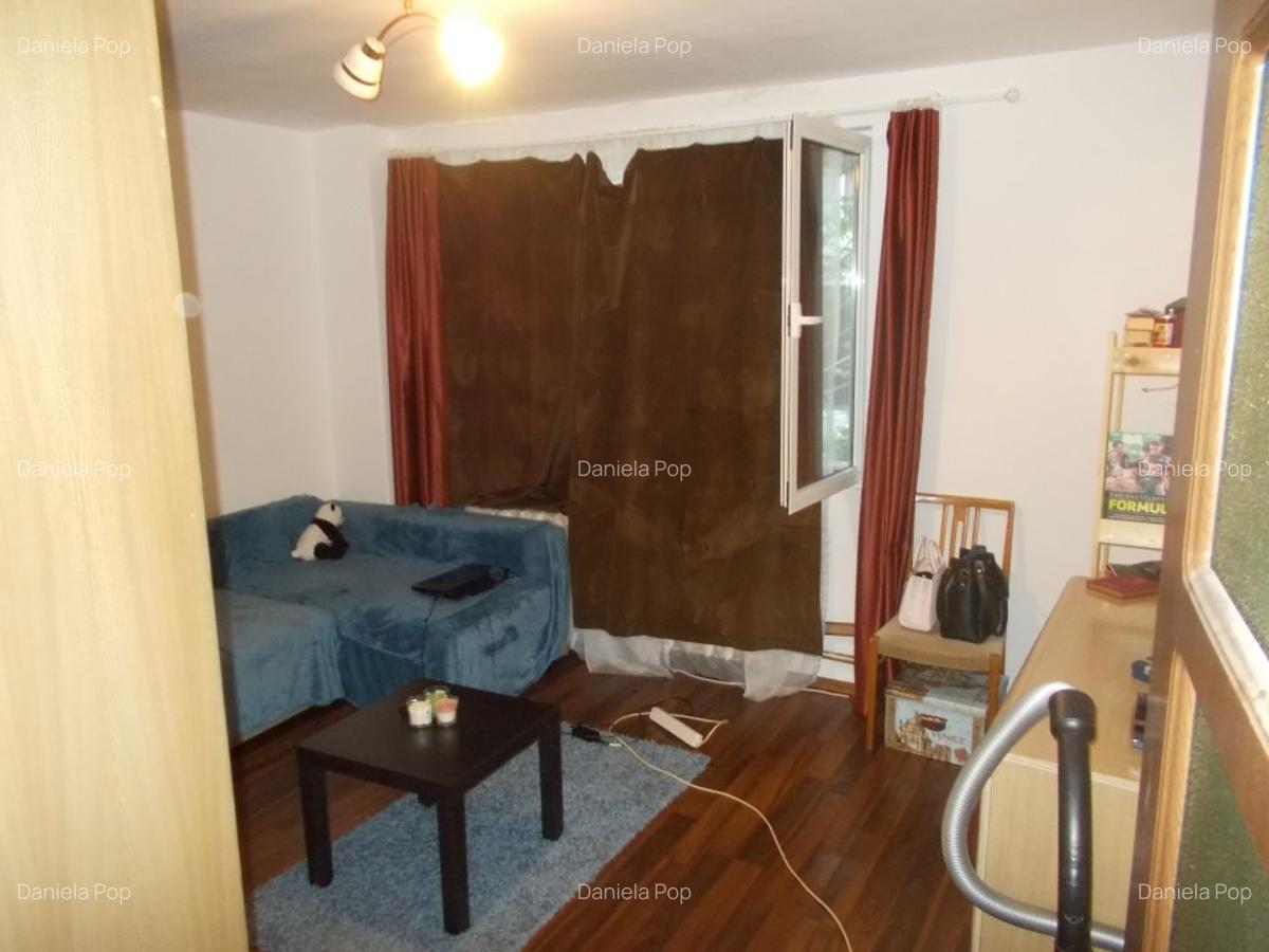 Apartament cu 3 camere decomandat în Grivița - 9