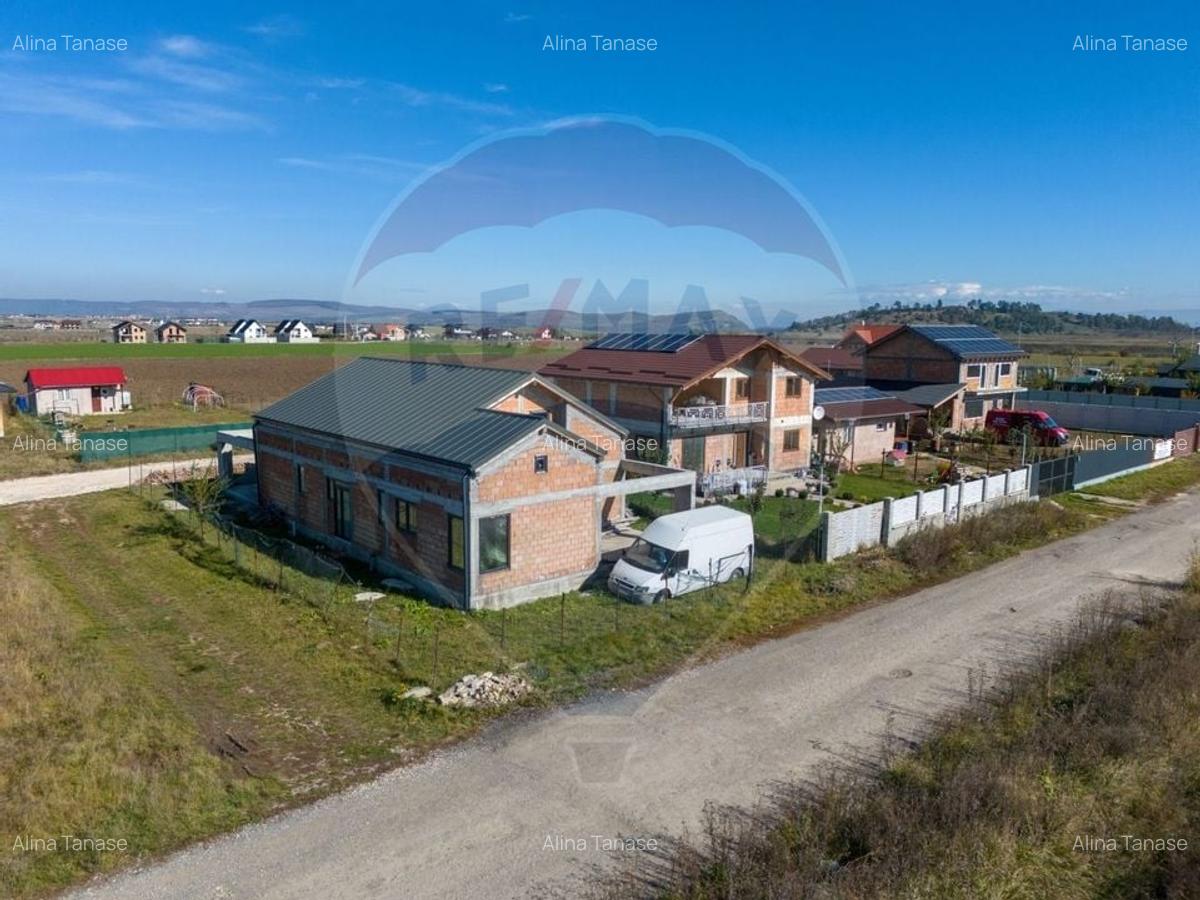 Duplex cu doua unitati independente, curte separata si acces privat - 17 Duplex cu doua unitati independente, curte separata si acces privat - 17