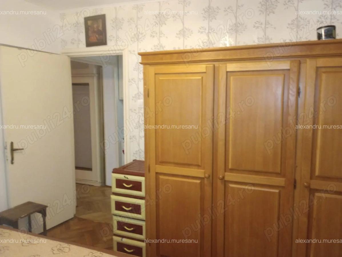 Inchiriez apartament 3 camere in Drumul Taberei - la 5 min. de metrou - 3 Inchiriez apartament 3 camere in Drumul Taberei - la 5 min. de metrou - 3