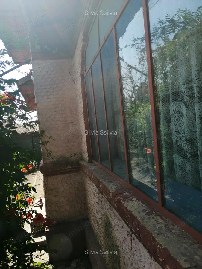 Teren intravilan de vanzare pe care se afla o casa batraneasca - 11