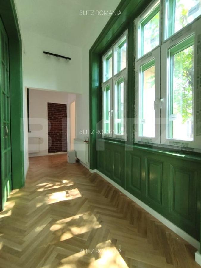 Apartament de vanzare, cu 3 camere, 107 mp, zona centrala - 3