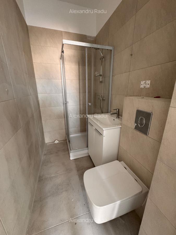 Apartament cu 2 camere. decomandat - 60 mp - - 9