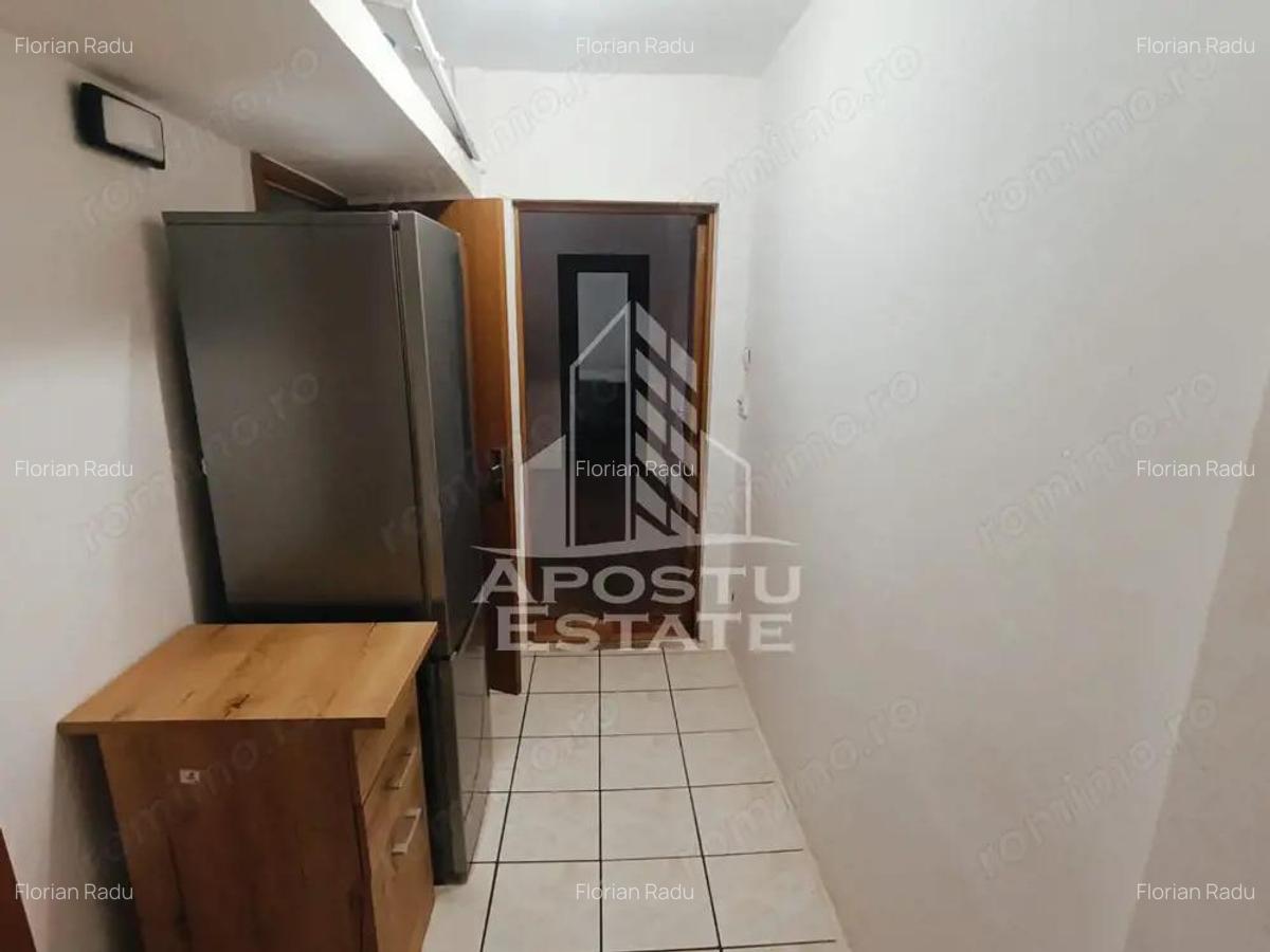 Apartament cu 3 camere, zona Dacia, Centrala Proprie - 3