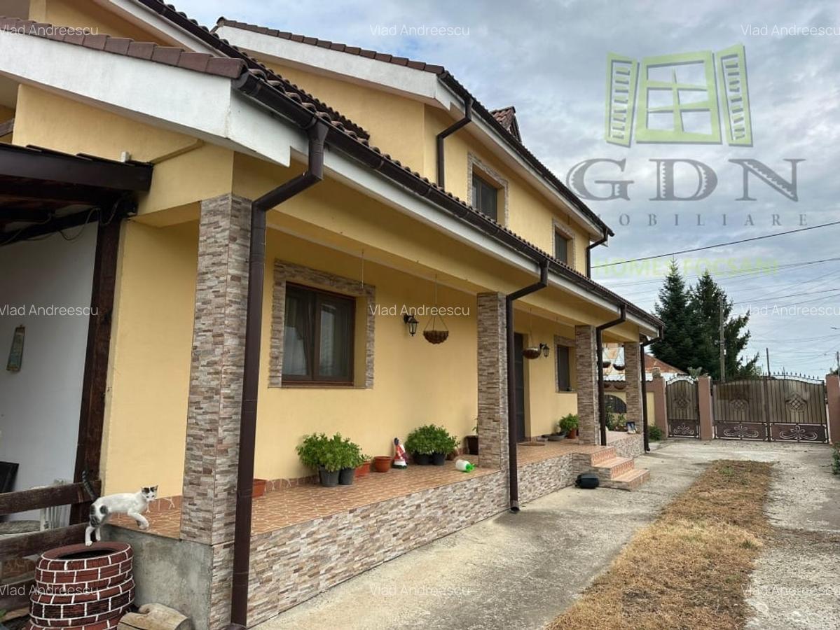 Casa de vanzare P+1 Vanatori,Vrancea - 1