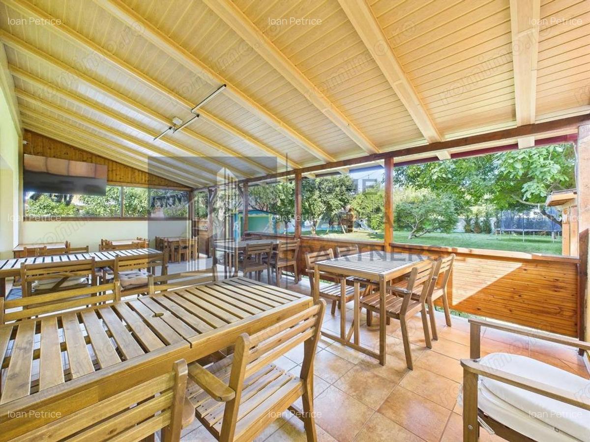 Vanzare casa P+M, 7 camere, 4 dormitoare, 4 bai, garaj 3 autoturisme - 7