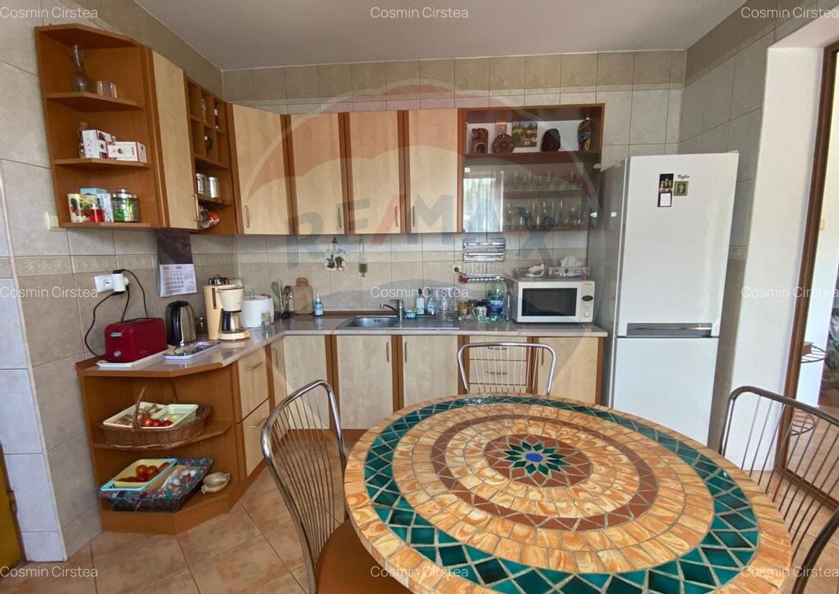 DE VANZARE Vila de vacanta in Pucioasa /Dambovita - 6